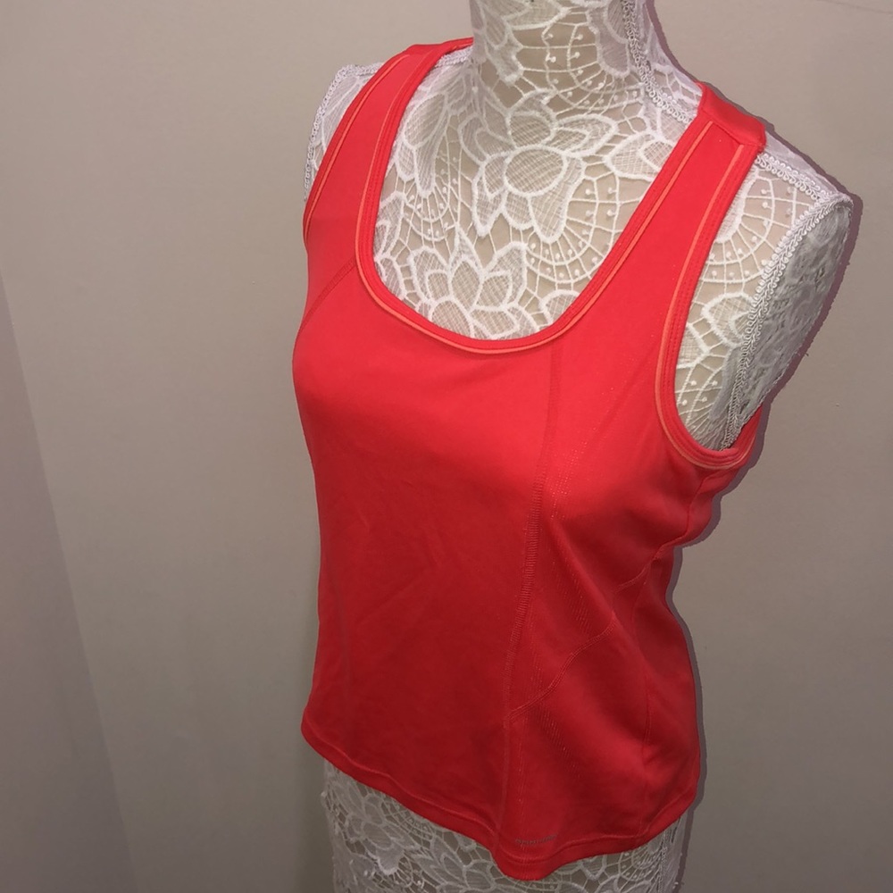 Columbia active top